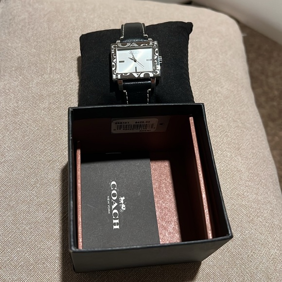 COACH Watch - Picture 2 of 8